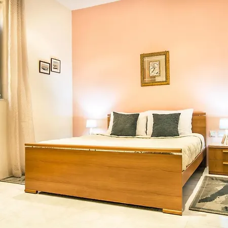 公寓 Spacious Seafront - 5 Mins From Beach Qbajjar