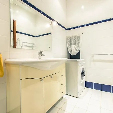 Spacious Seafront - 5 Mins From Beach